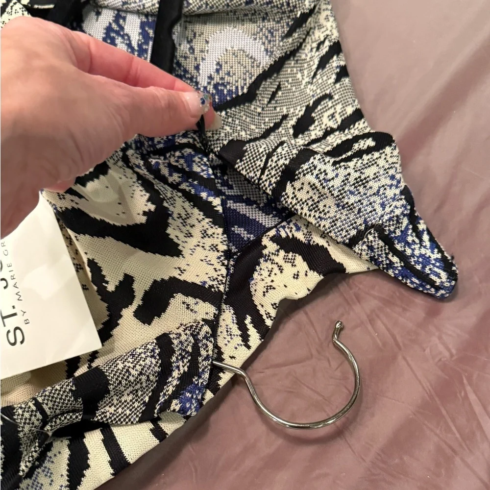NWT St John Animal Print Sweater Shell Size M MSRP $355 - Picture 11 of 11